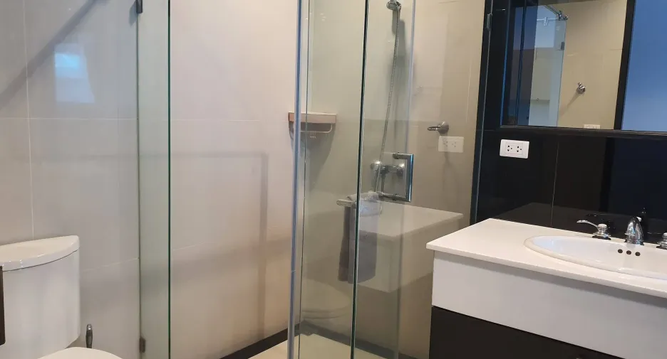 For rent studio condo in Pathum Wan, Bangkok