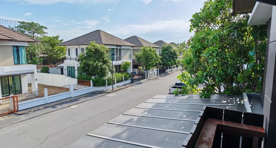 ขาย และ ให้เช่า 3 ห้องนอน บ้านเดี่ยว ใน ประเวศ, กรุงเทพฯ