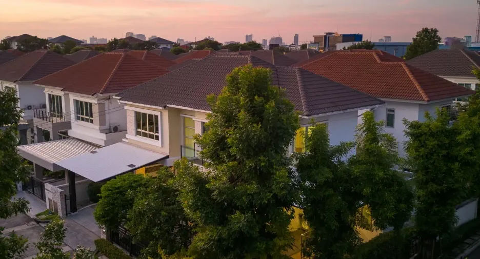For sale 3 bedrooms house in Saphan Sung, Bangkok