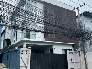 出租 5 卧室 独立屋 在 Huai Khwang, 曼谷