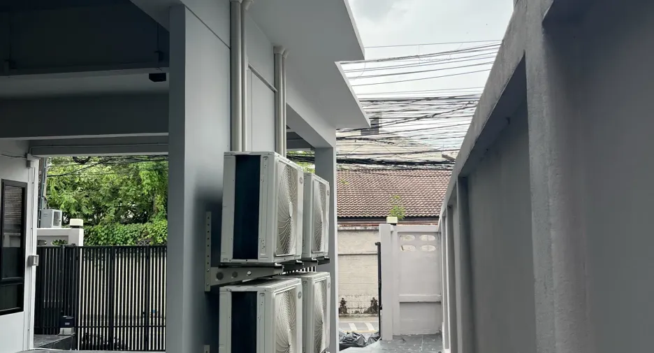 出租 5 卧室 独立屋 在 Huai Khwang, 曼谷
