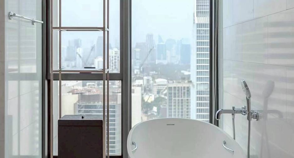 Condo en alquiler y en venta de 5 habitaciones en Pathum Wan, Bangkok