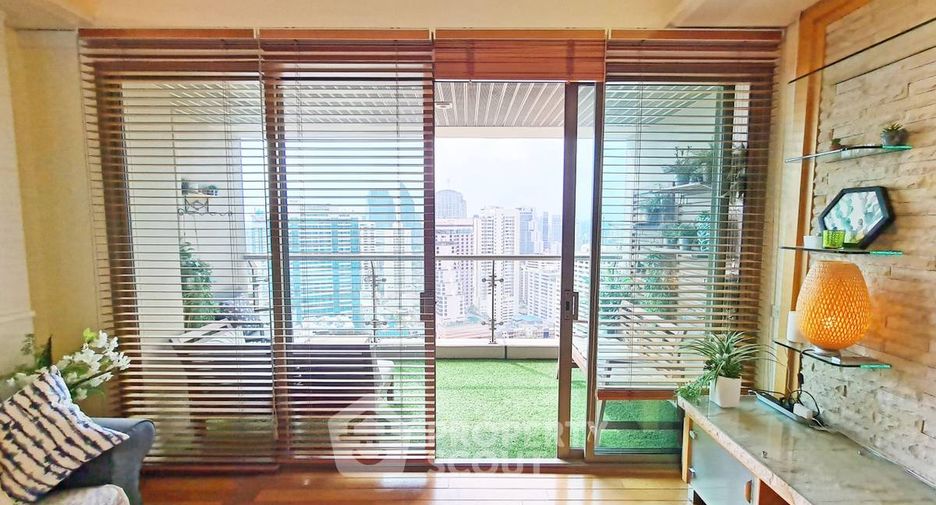 For sale 2 bedrooms condo in Khlong Toei, Bangkok