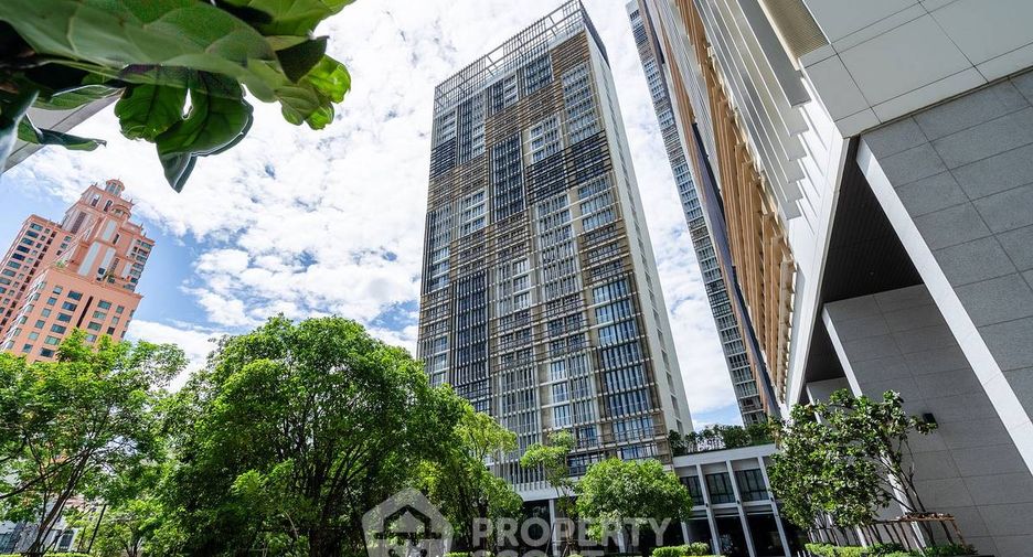 For rent 2 bedrooms condo in Khlong Toei, Bangkok