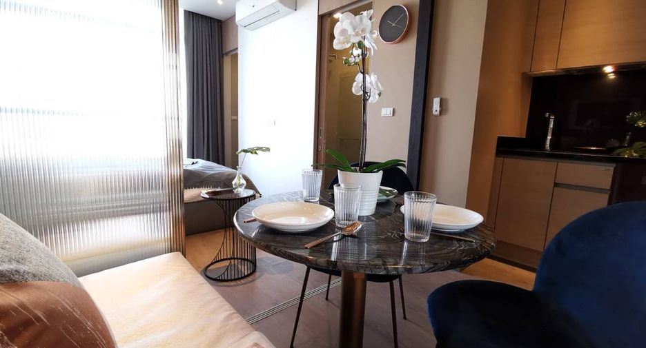 For sale 1 bed condo in Khlong Toei, Bangkok