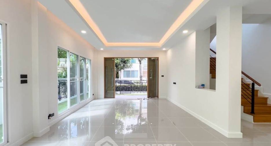 For sale 3 bedrooms house in Taling Chan, Bangkok