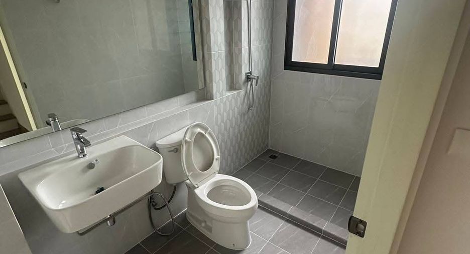 For sale 3 bedrooms townhouse in Prawet, Bangkok