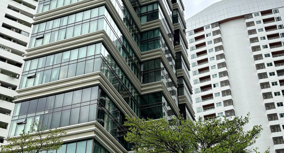 For rent そして for sale 2 ベッドルーム condo in Khlong Toei, Bangkok
