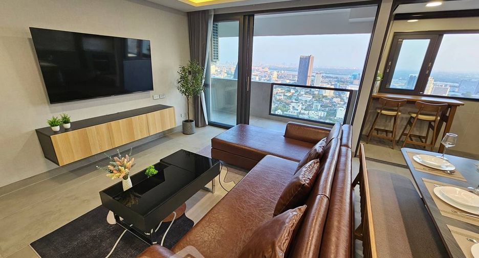 For sale 3 bedrooms condo in Khlong Toei, Bangkok