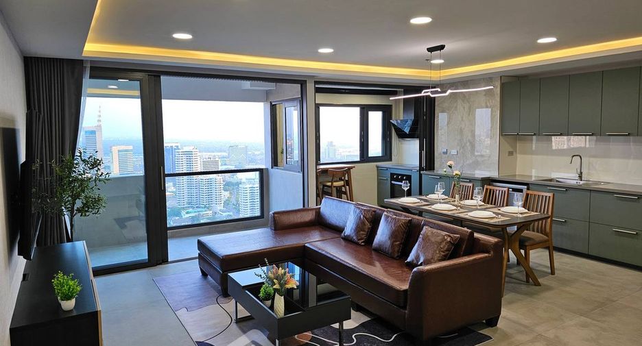 For sale 3 bedrooms condo in Khlong Toei, Bangkok