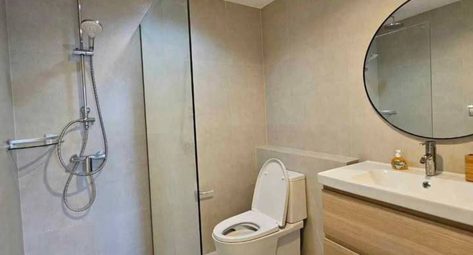À vendre 2 chambres condo à Khlong Toei, Bangkok