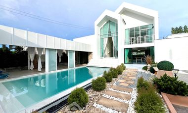 Casa en venta de 4 habitaciones en Bang Lamung, Chonburi