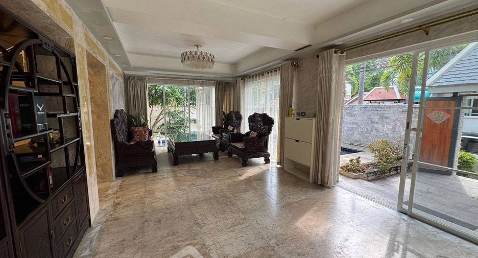 For sale 4 bedrooms villa in Bang Lamung, Chonburi