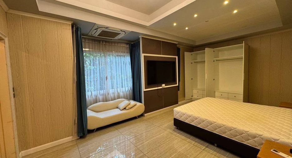For sale 4 bedrooms villa in Bang Lamung, Chonburi