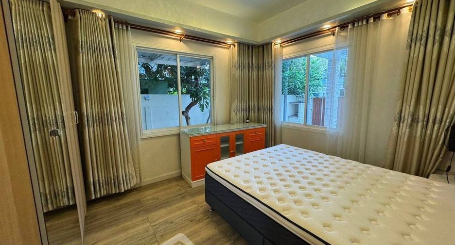 For sale 4 bedrooms villa in Bang Lamung, Chonburi