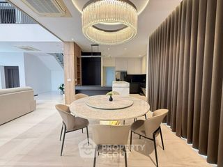 For sale 5 bedrooms house in Saphan Sung, Bangkok