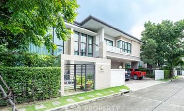 For sale 4 bedrooms house in Taling Chan, Bangkok