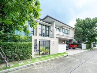 For sale 4 bedrooms house in Taling Chan, Bangkok