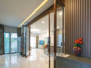 For sale 4 bedrooms house in Taling Chan, Bangkok