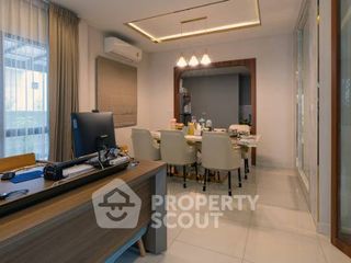 For sale 4 bedrooms house in Taling Chan, Bangkok