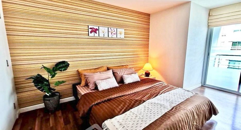 Продажа 2 спальни кондо в Пхра Кханонг, Бангкок