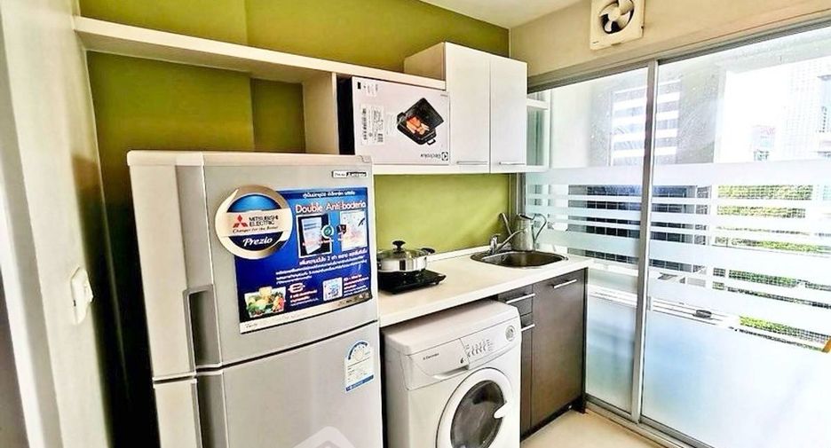 Продажа 2 спальни кондо в Пхра Кханонг, Бангкок