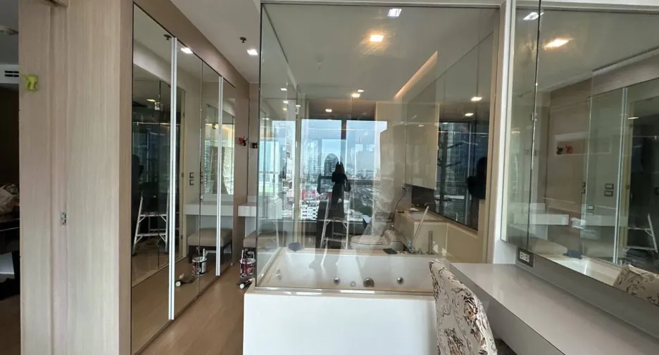 For sale 1 bed condo in Watthana, Bangkok