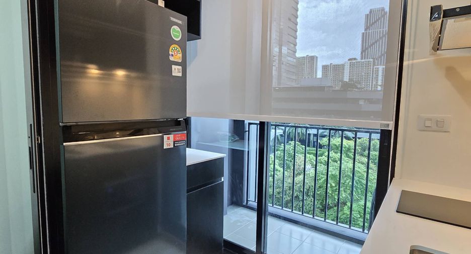 Condo en alquiler de 1 habitaciones en Huai Khwang, Bangkok