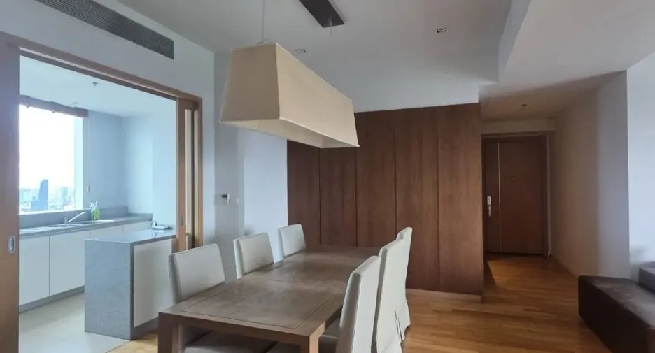 For rent 3 bedrooms condo in Khlong Toei, Bangkok