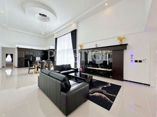 出租 和 出售 6 卧室 独立屋 在 Bang Lamung, Chon Buri