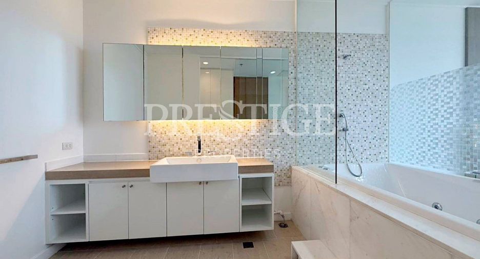 For rent 3 bedrooms condo in Bang Lamung, Chonburi