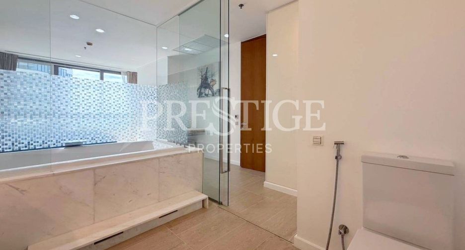 For rent 3 bedrooms condo in Bang Lamung, Chonburi