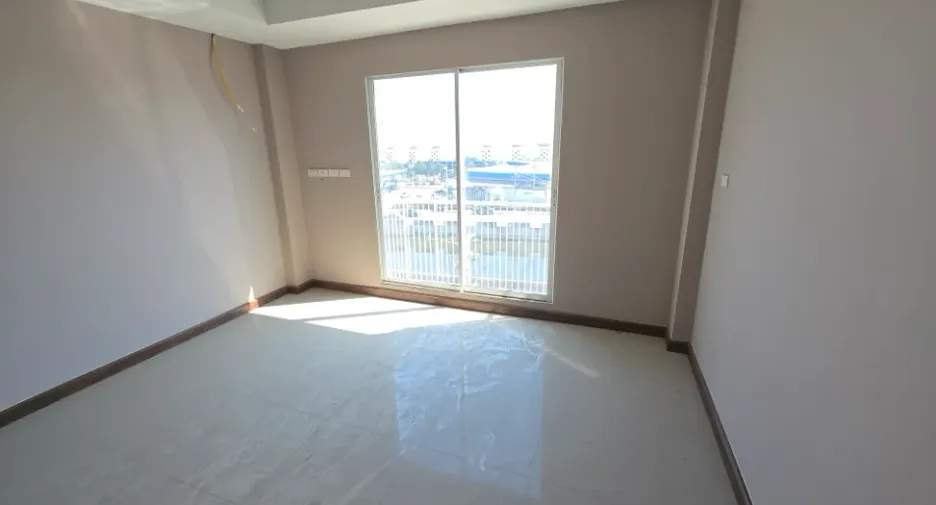 出租 4 卧室 办公室 在 Bang Phli, Samut Prakan
