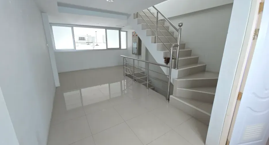 出租 4 卧室 办公室 在 Bang Phli, Samut Prakan