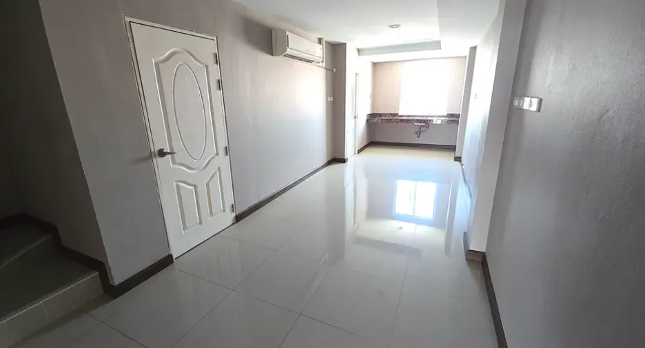 出租 4 卧室 办公室 在 Bang Phli, Samut Prakan