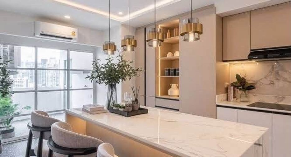 Продажа 4 спальни кондо в Щаттхана, Бангкок