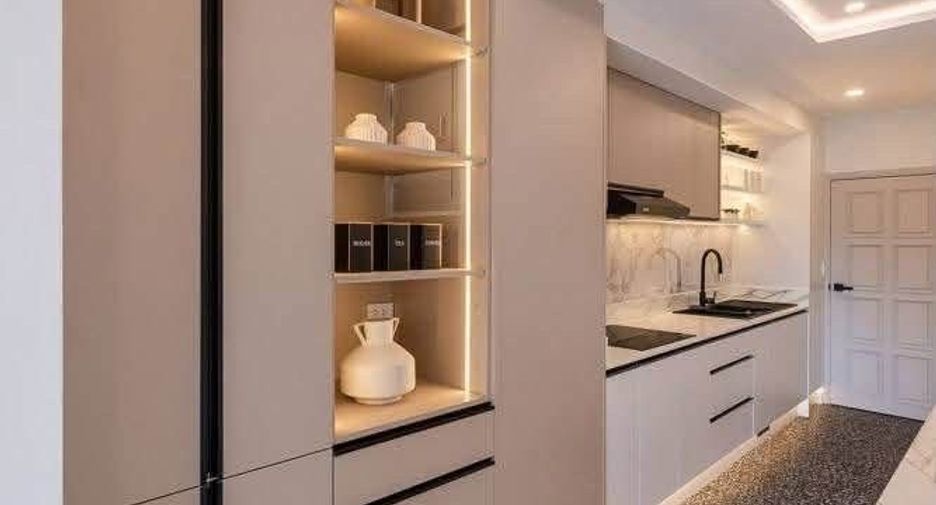 Продажа 4 спальни кондо в Щаттхана, Бангкок