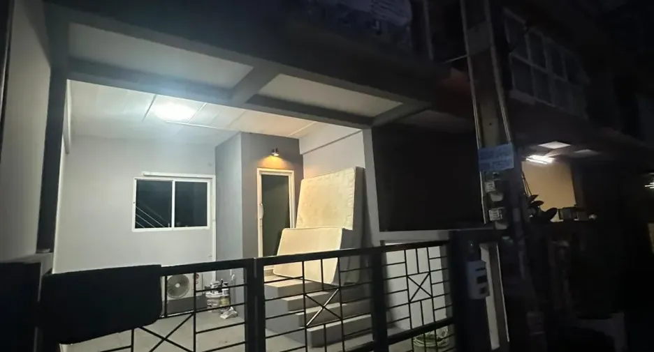 For sale 2 bedrooms townhouse in Jomtien, Pattaya