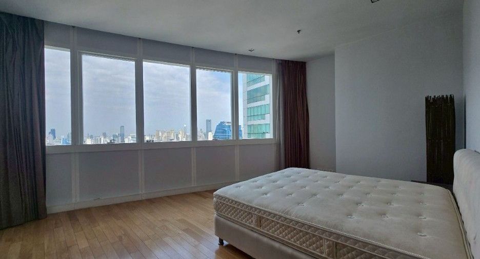 À louer 3 chambres condo à Khlong Toei, Bangkok