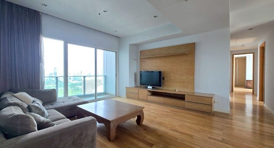 À louer 3 chambres condo à Khlong Toei, Bangkok
