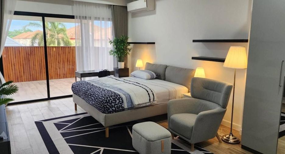 Casa en alquiler de 5 habitaciones en Bang Lamung, Chonburi