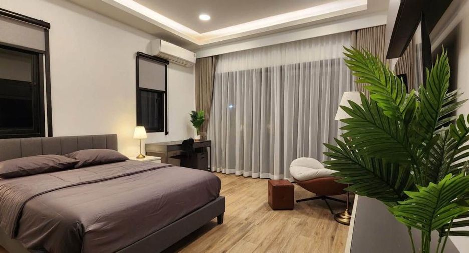 Casa en alquiler de 5 habitaciones en Bang Lamung, Chonburi