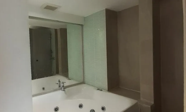 À vendre 2 chambres condo à Bang Na, Bangkok