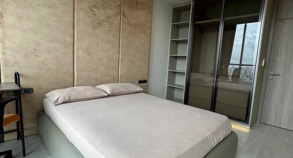 For rent 2 bedrooms condo in Pathum Wan, Bangkok