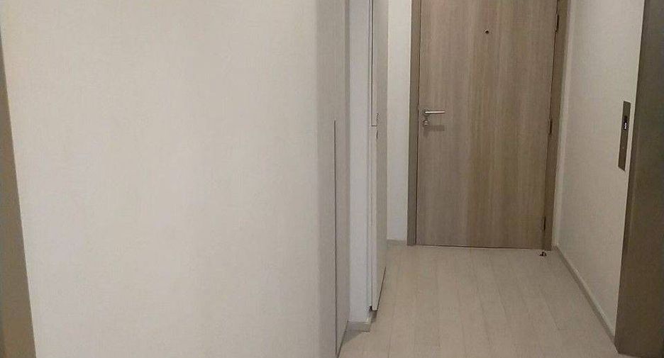 For rent 2 bedrooms condo in Pathum Wan, Bangkok