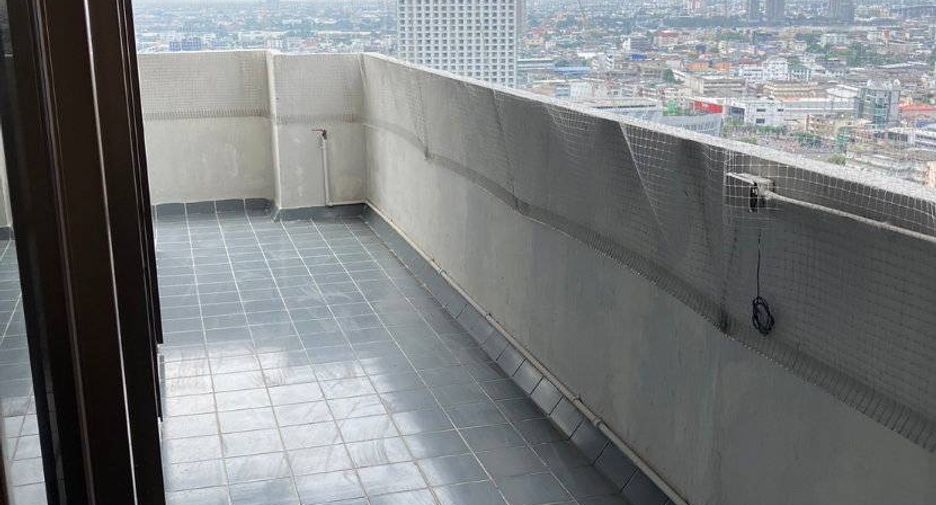 For rent 2 bedrooms condo in Yan Nawa, Bangkok