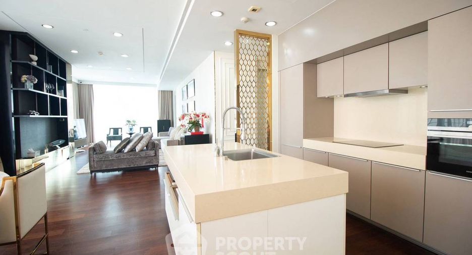 For rent 3 bedrooms condo in Khlong Toei, Bangkok