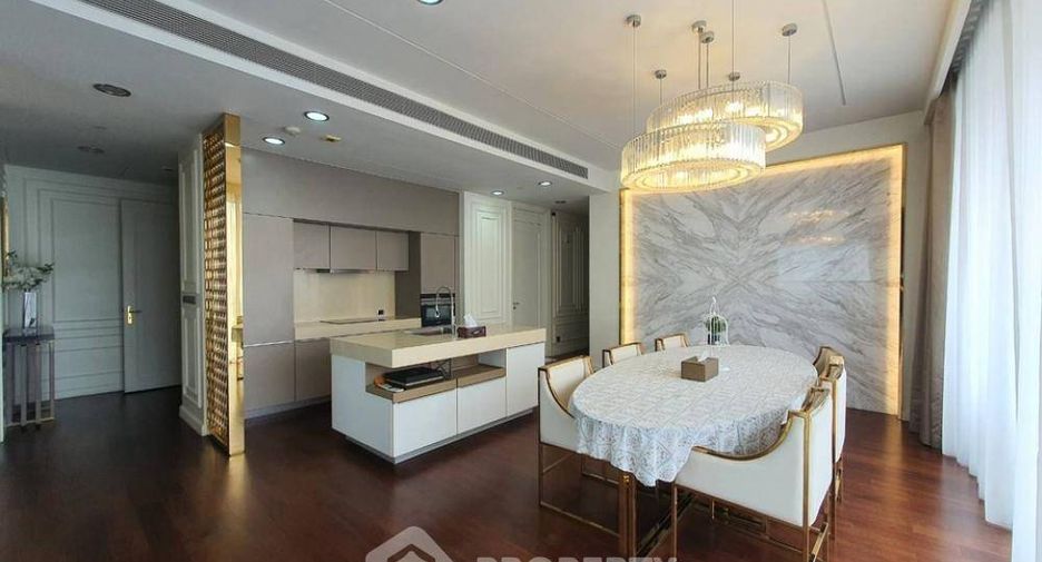 For rent 3 bedrooms condo in Khlong Toei, Bangkok