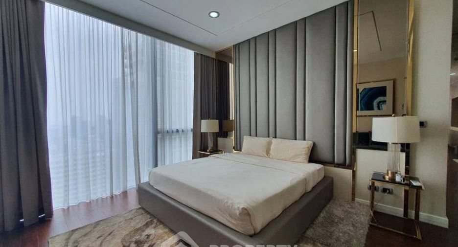 For rent 3 bedrooms condo in Khlong Toei, Bangkok