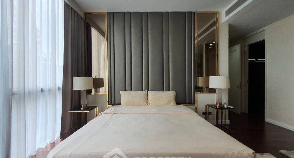 For rent 3 bedrooms condo in Khlong Toei, Bangkok